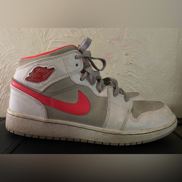 Air Jordans - Picture 2 of 5